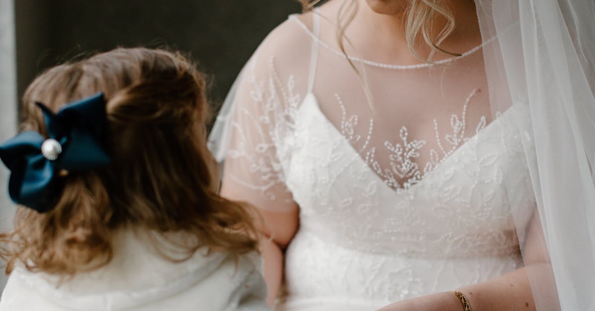 Classic Hollywood Waves for Vintage-Inspired Wedding Hair