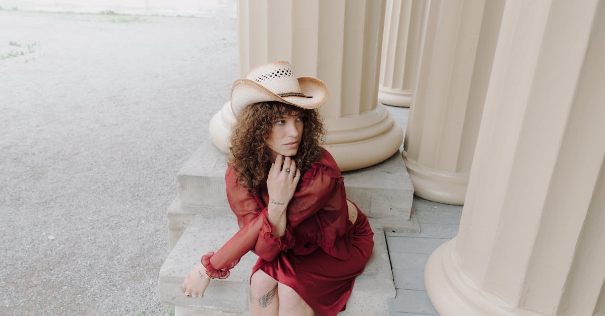 Effortless Glamour: Styling Tips for Messy Updos on Your Wedding Day