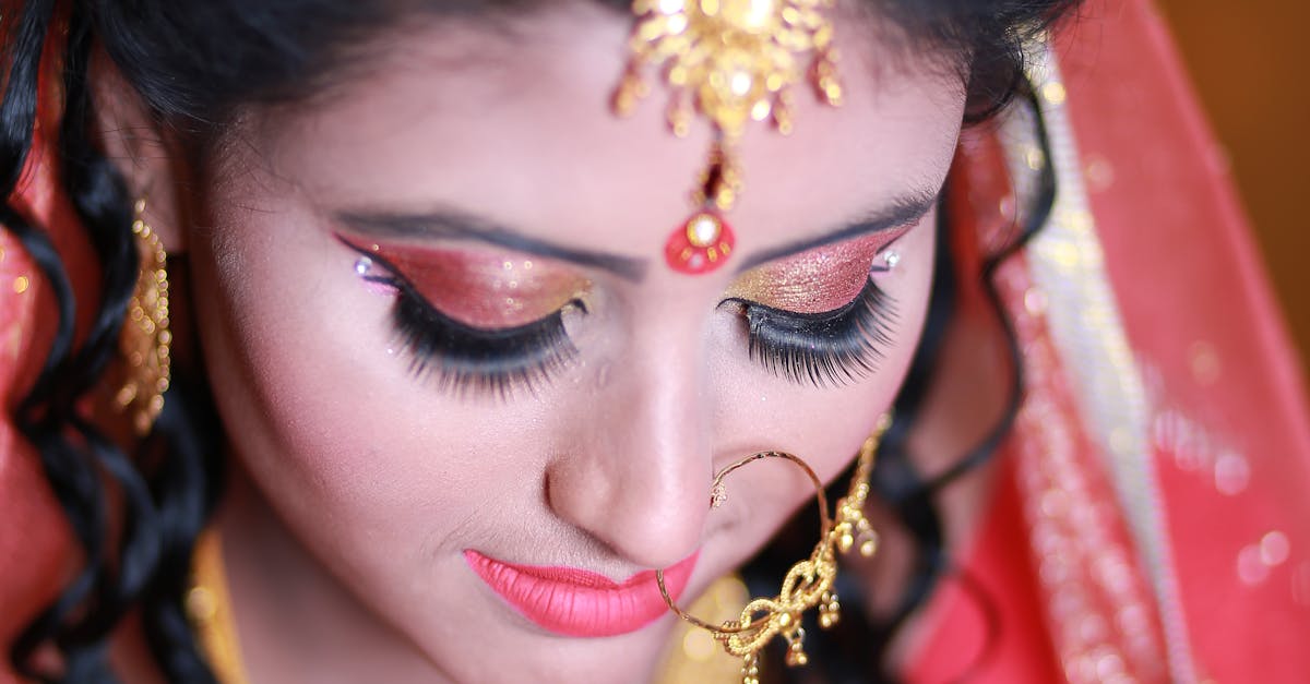 Step-by-Step Guide to Creating Braided Down Hairstyles for Weddings