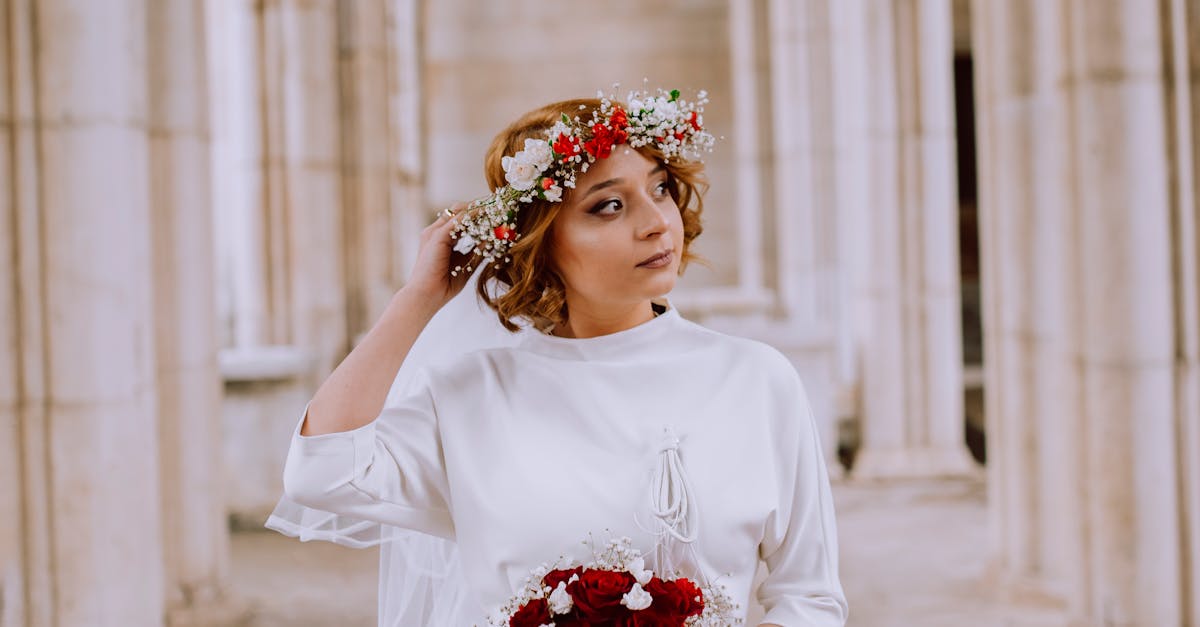 The Charm of Vintage Updo Hairstyles for Brides with a Classic Style